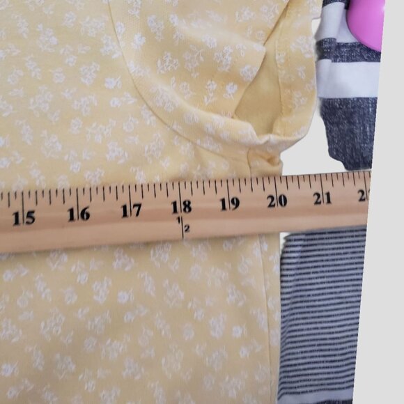 Basic Editions Womens Floral Polo Shirt Yellow/white  Size Large - Picture 3 of 7